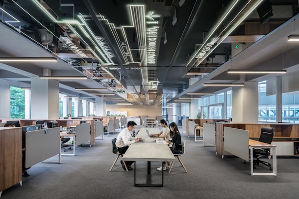 Immeuble de bureaux moderne — secteur tertiaire
